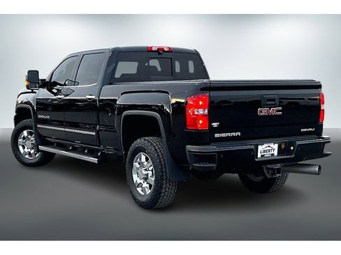 Used 2017 GMC Sierra 3500 Denali w/ Duramax Plus Package image 4