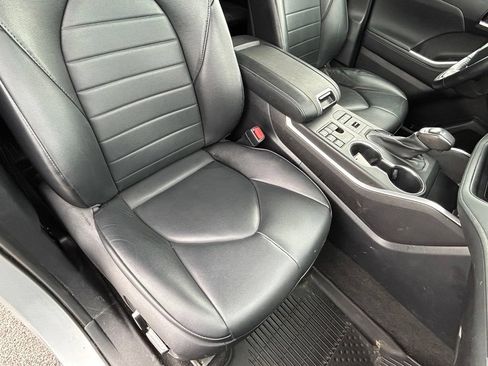Used 2023 Toyota Highlander XLE AWD/4WD image 45