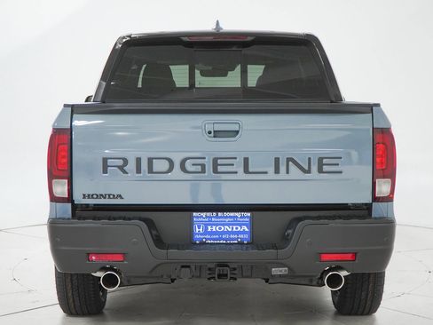 New 2026 Honda Ridgeline Black Edition image 8