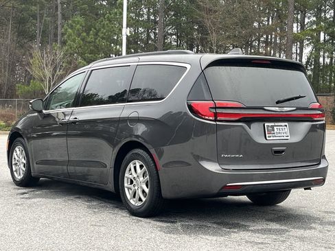 Used 2022 Chrysler Pacifica Touring-L image 21
