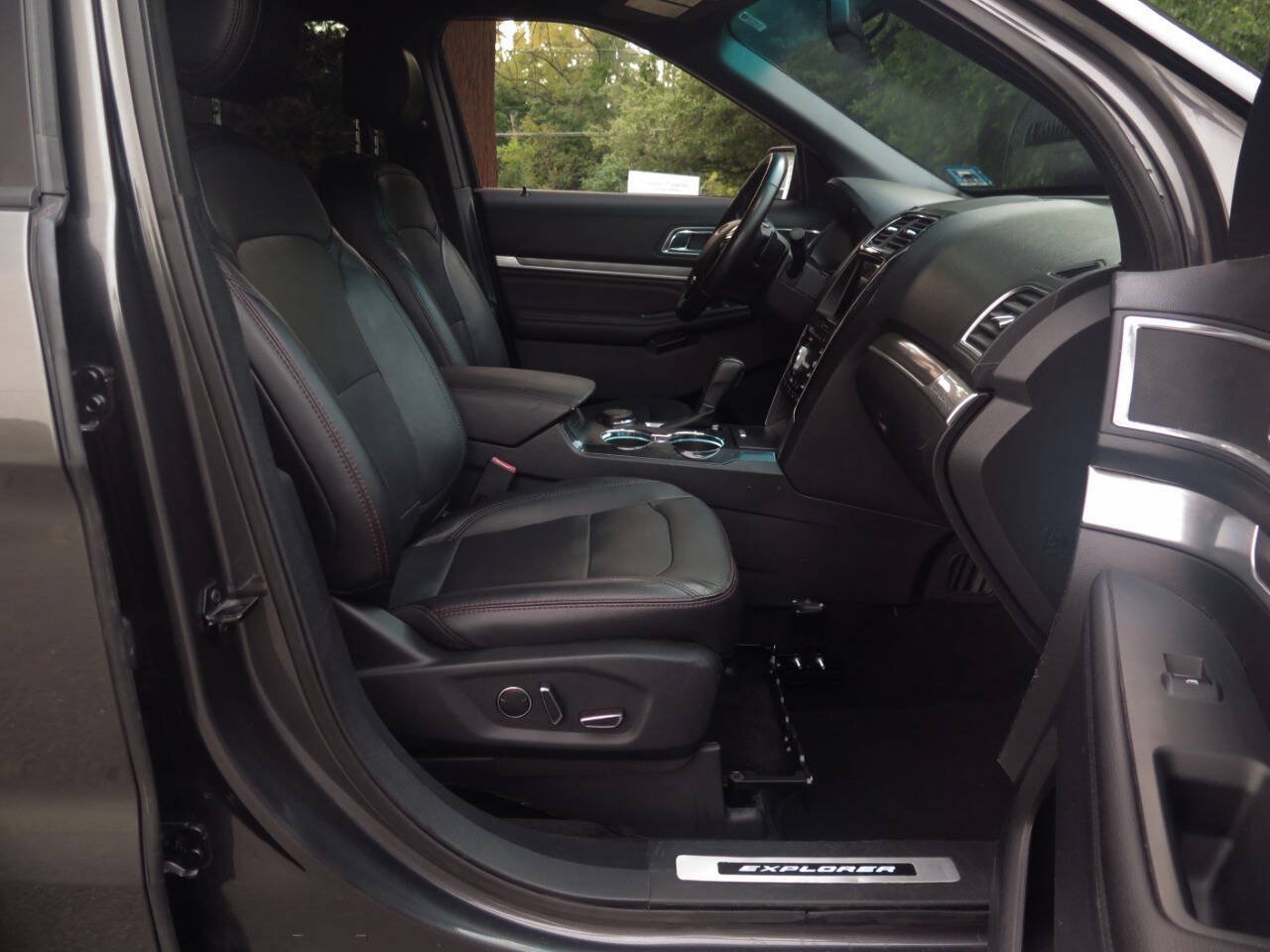 Used 2016 Ford Explorer Sport w/ Equipment Group 401A AWD/4WD image 18