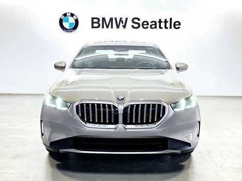 Used 2025 BMW 540i xDrive w/ Premium Package AWD/4WD image 6