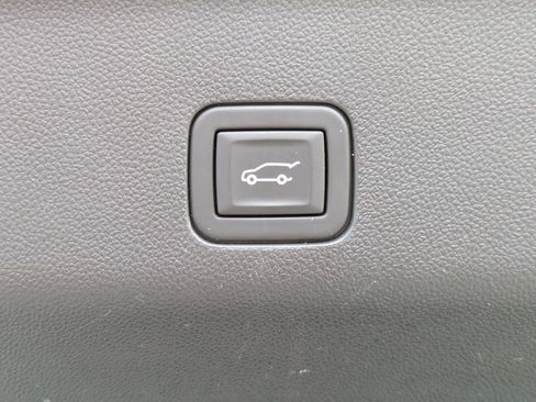 Certified 2024 Chevrolet Suburban Premier image 15