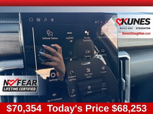 New 2026 GMC Acadia Denali Ultimate w/ LPO, Floor Liner Package AWD/4WD image 36