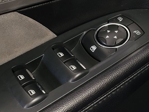 Used 2017 Ford Explorer XLT w/ Equipment Group 202A FWD image 27