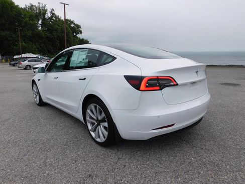 Used 2019 Tesla Model 3 Standard Range Plus RWD image 6