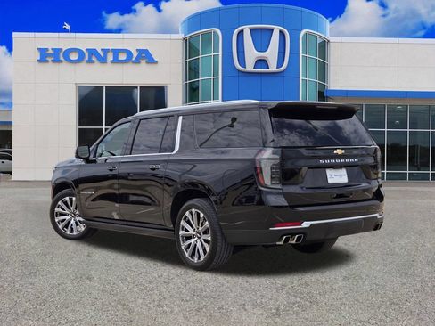 Used 2025 Chevrolet Suburban High Country AWD/4WD image 5