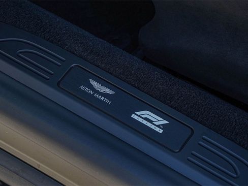 Used 2023 Aston Martin V8 Vantage Coupe image 37