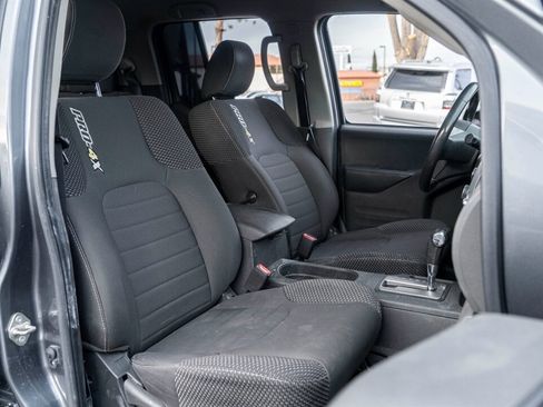 Used 2019 Nissan Frontier PRO-4X image 11