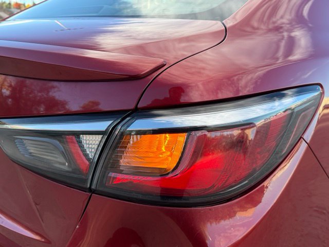 Used 2019 Toyota Yaris LE FWD image 9