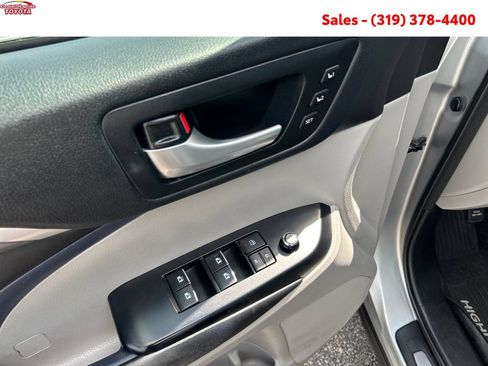 Certified 2018 Toyota Highlander Limited AWD/4WD image 12