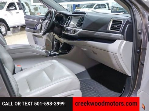 Used 2019 Toyota Highlander Limited FWD V6 1 Owner image 11