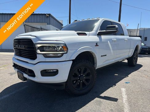 Used 2022 RAM 2500 Laramie AWD/4WD image 1