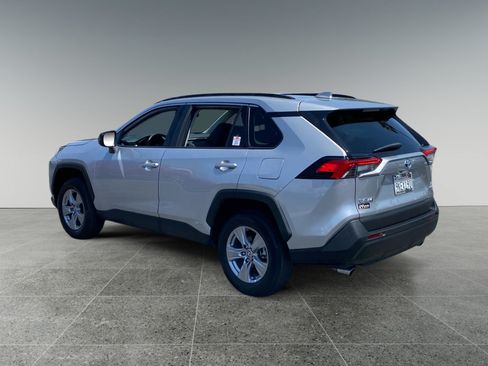 Used 2023 Toyota RAV4 LE AWD/4WD image 3