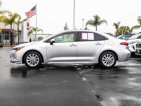Certified 2022 Toyota Corolla XLE image 4