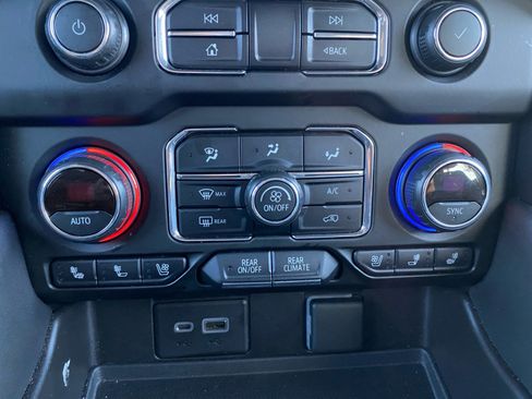 Used 2021 Chevrolet Tahoe Premier image 18