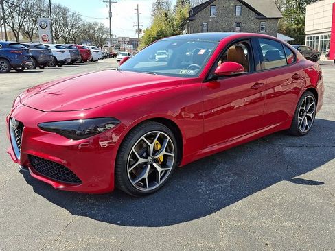 Used 2019 Alfa Romeo Giulia AWD image 3
