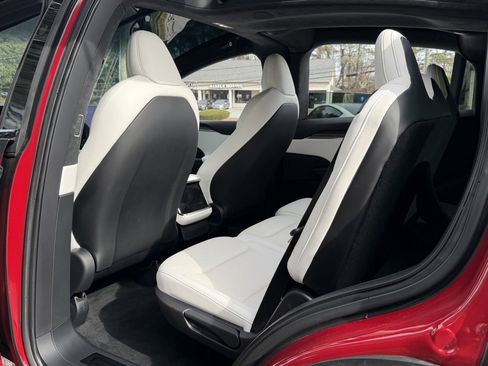 Used 2022 Tesla Model X image 31