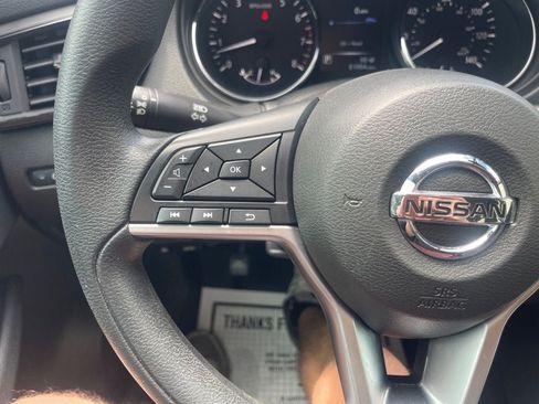Used 2017 Nissan Rogue S FWD image 15