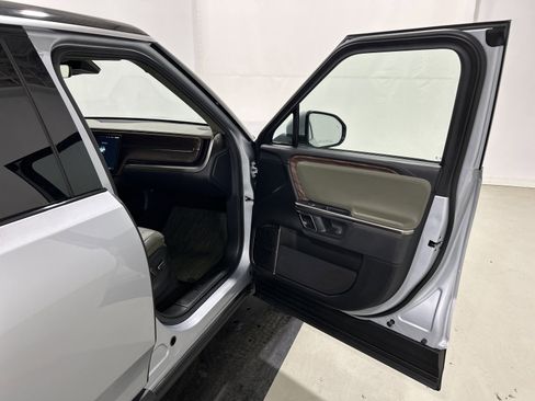 Used 2022 Rivian R1S Launch Edition image 18