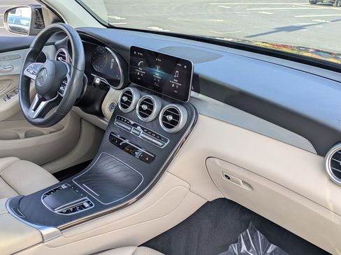 Certified 2022 Mercedes-Benz GLC 300 image 34