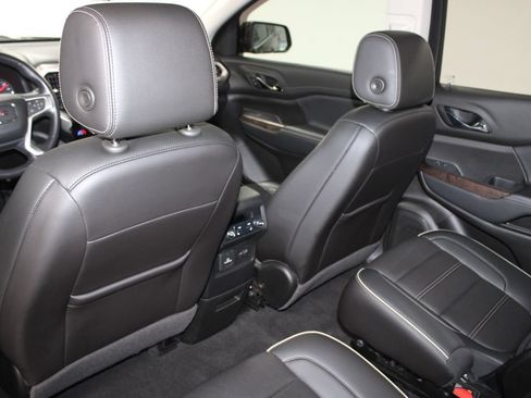 Used 2021 GMC Acadia Denali w/ Denali Technology Package FWD image 25