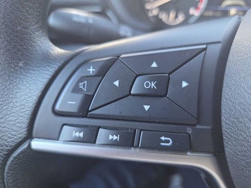 Used 2025 Nissan Sentra SV image 18