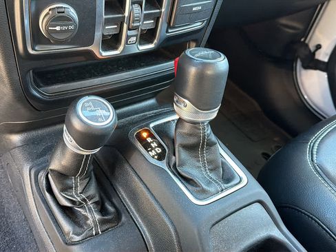 Used 2022 Jeep Gladiator Overland w/ Popular Equipment Package image 12