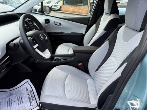 Used 2017 Toyota Prius One FWD image 13