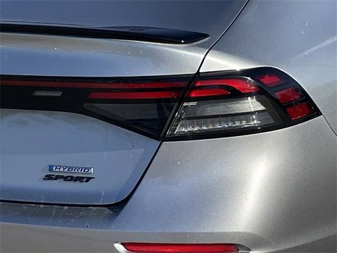Used 2024 Honda Accord Sport image 6