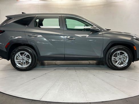 Used 2025 Hyundai Tucson SE AWD/4WD image 7