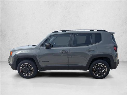Used 2023 Jeep Renegade Latitude AWD/4WD image 5