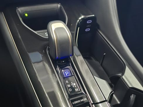 Certified 2025 Toyota Crown Platinum image 31