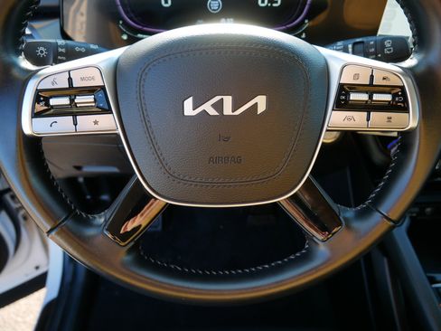 Used 2023 Kia Telluride S image 25