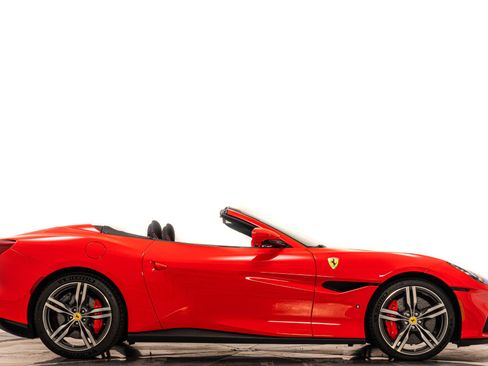 Used 2023 Ferrari Portofino M image 2