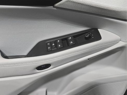 New 2026 Jeep Cherokee Laredo image 9