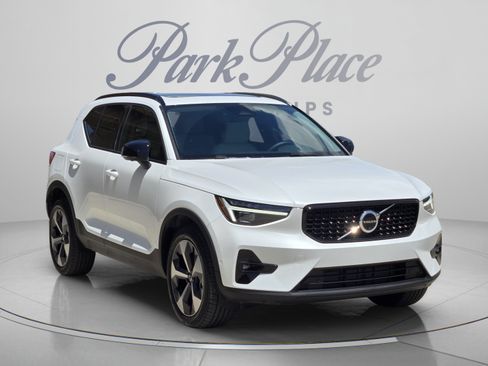 Used 2022 Volvo XC60 B5 Inscription w/ Advanced Package FWD image 8