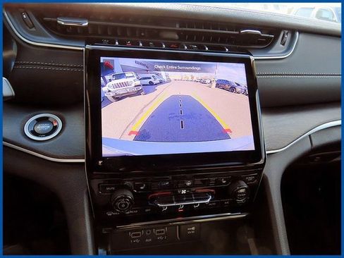 New 2025 Jeep Grand Cherokee L Limited image 19