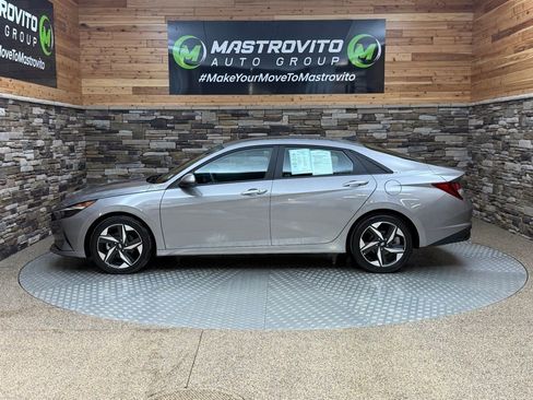 Used 2023 Hyundai Elantra SEL w/ Convenience Package image 6