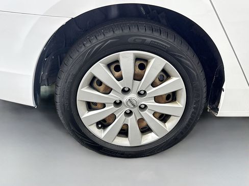 Used 2019 Nissan Sentra S image 32