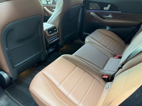 Used 2026 Mercedes-Benz GLS 450 4MATIC image 11