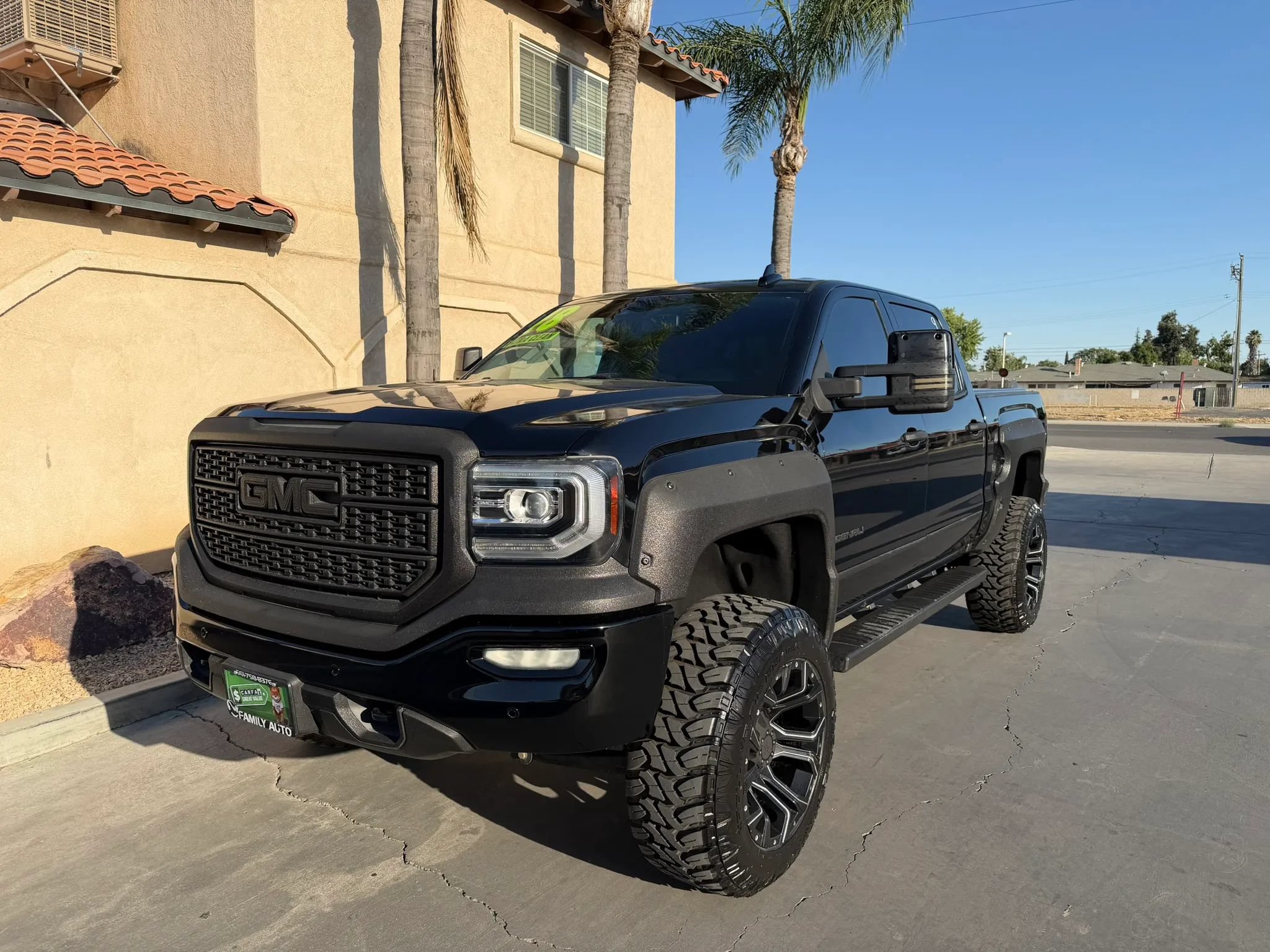 Used 2018 GMC Sierra 1500 Denali RWD image 1