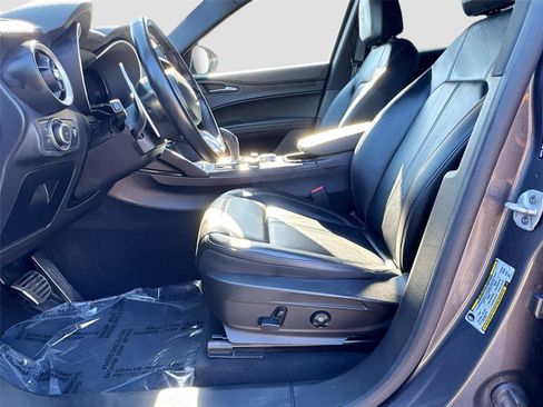 Used 2024 Alfa Romeo Stelvio Sprint image 18