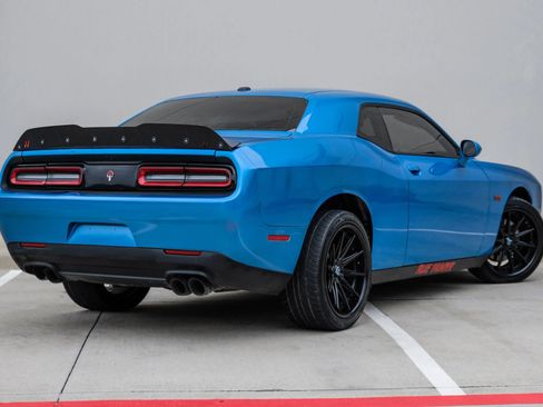 Used 2015 Dodge Challenger R/T w/ Quick Order Package 28B R/T RWD image 11