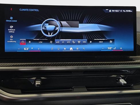 Certified 2025 BMW X7 M60i AWD/4WD image 25