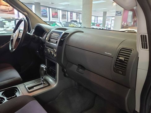 Used 2006 Nissan Pathfinder SE w/ (P01) Se Premium Pkg image 14