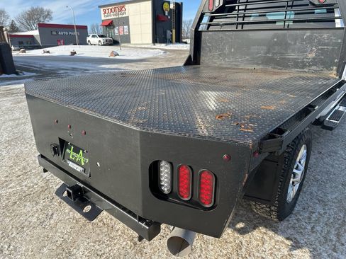 Used 2024 Chevrolet Silverado 2500 LT w/ Convenience Package image 23