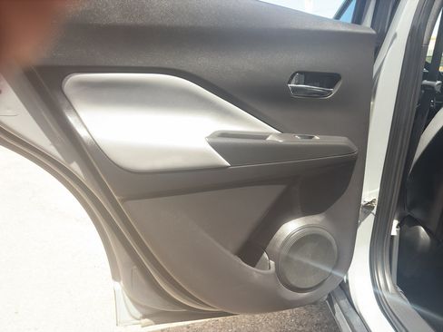 Used 2023 Nissan Kicks SR w/ SR Premium Package FWD image 18