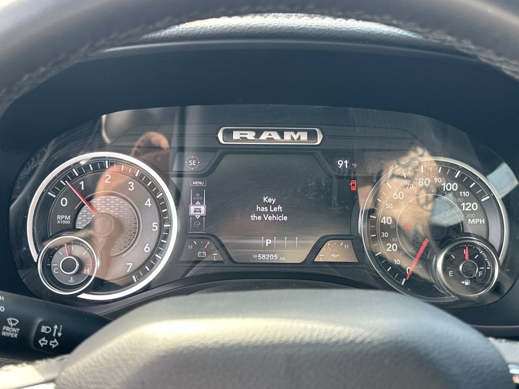 Used 2025 RAM 1500 Laramie AWD/4WD image 13