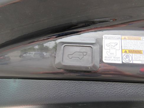 Used 2016 Toyota RAV4 XLE AWD/4WD image 40